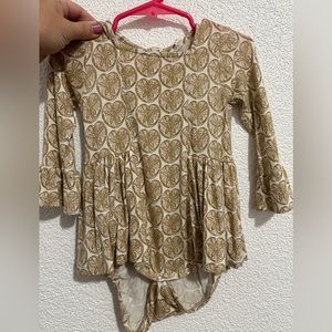 Sand dollar bell sleeve ballerina
